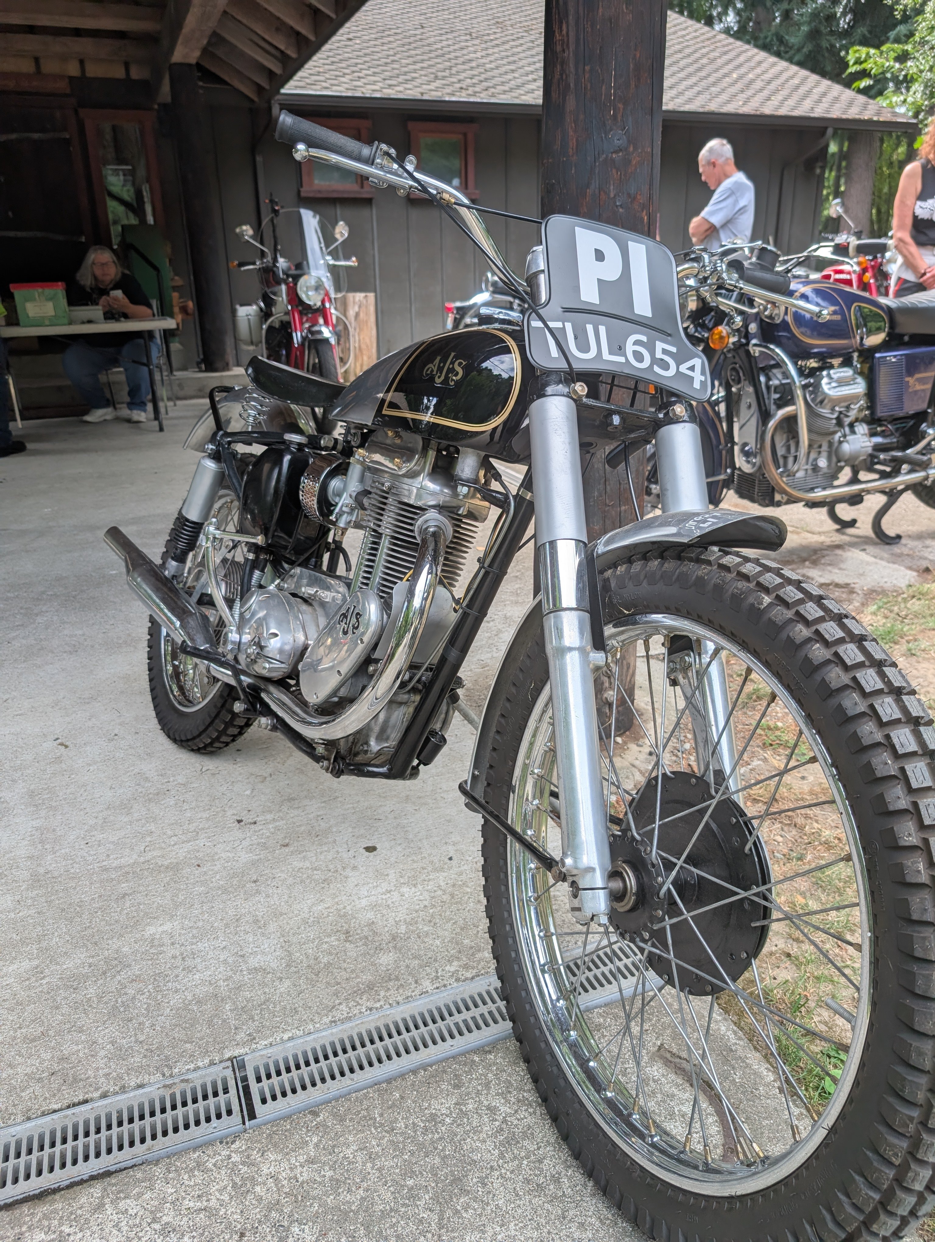 AJS